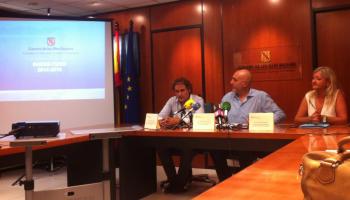 Isern, Estarellas i Cerdà, durant la roda de premsa d'avui.