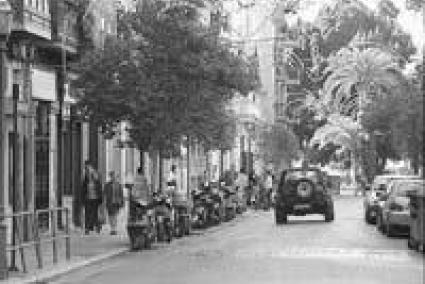El carrer de Palau Reial ahir dematí.