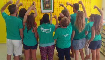 Les assemblees dels diferents centres educatius celebraran divendres actes reivindicatius davant el retrat capgirat de la consellera Joana Maria Camps.