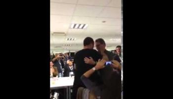 El moment de l'abraçada. 