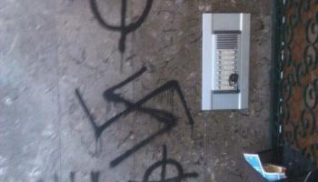 Pintades feixistes a un domicili de Palma que penjà una estelada en suport al 9-N