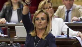 Cabrer explicà que la seva conselleria no havia contractat amb l'empresa sota sospita.