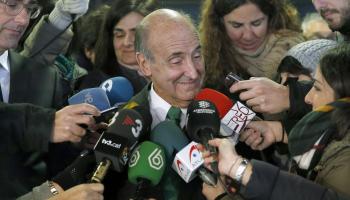 El misser de la infanta, Miquel Roca, atén les preguntes dels periodistes.