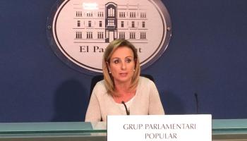 Compareixença de Mabel Cabrer a la sala de premsa del Parlament.