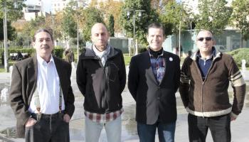  Gaspar Vidal (primer per l'esquerra, amb camisa blanca) vol ser el primer secretari general de Podem a Palma. Vidal amb altres candidats de ‘Tots per Palma’. 