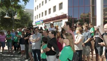La comunitat educativa es manifestà aquesta setmana per l'amonestació de tres directors per negar-se a aplicar el TIL. 