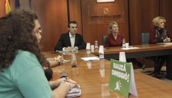 Trobada de la cúpula de la conselleria amb membres de la Plataforma Crida.
