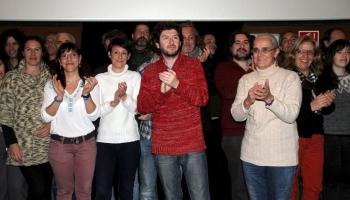 Alberto Jarabo, amb el jersey vermell, amb la resta d'integrants de la candidatura de Podem. 
