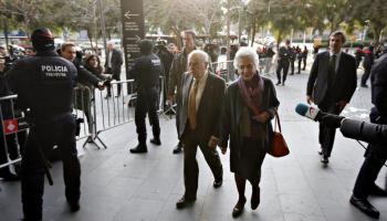 Expectació a l'arribada del matriomoni Pujol Ferrusola als tribunals barcelonins.