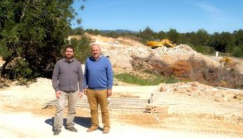 Rafel Sedano, portaveu de Més per Calvià, i i Miquel Ensenyat, candidat de MÉS per presidir el Consell, han denunciat les polítiques urbanístiques del PP.