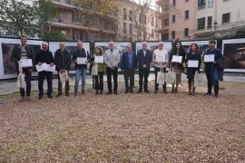 El conseller, Toni Fuster, amb els guanyadors del VII Certamen