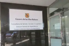 Vulneració dels drets lingüístics: neguen l’atenció en català a una usuària dels serveis de dependència