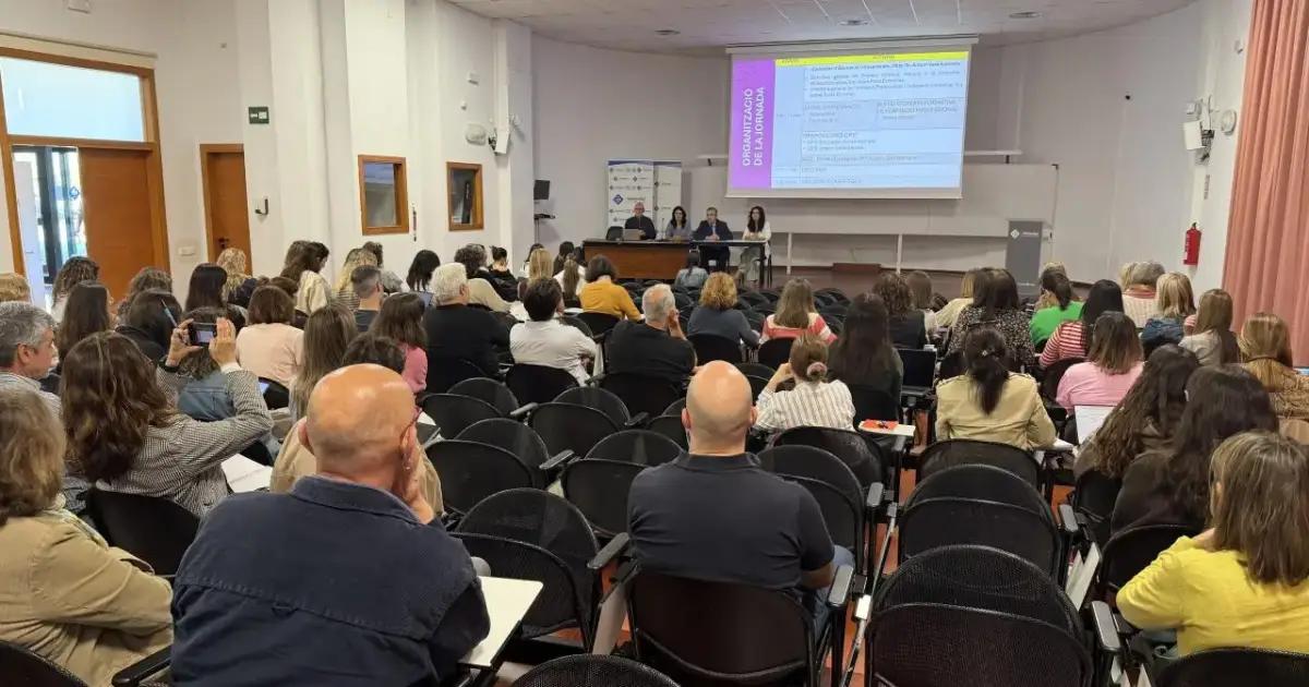 Un centenar d'orientadors es troben per coordinar-se i millorar el coneixement global del sistema educatiu